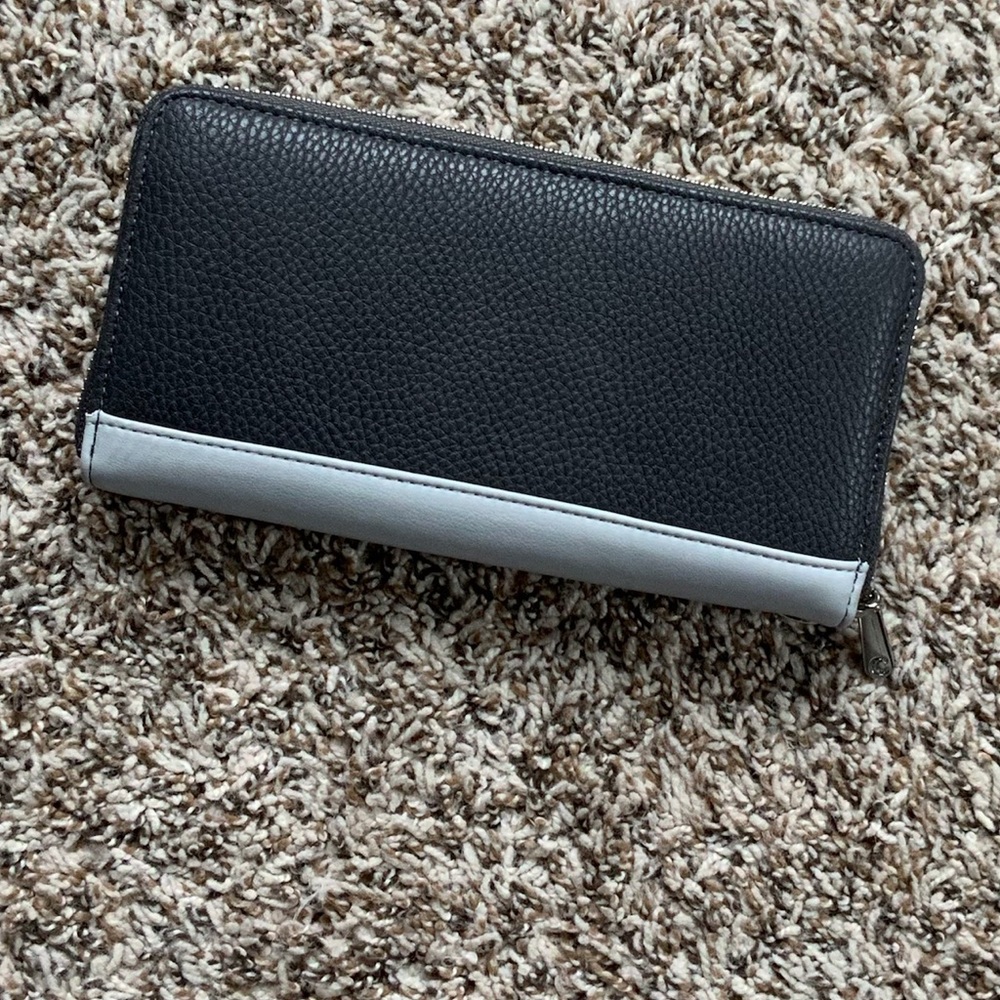 Wallet - Picture 2 of 5